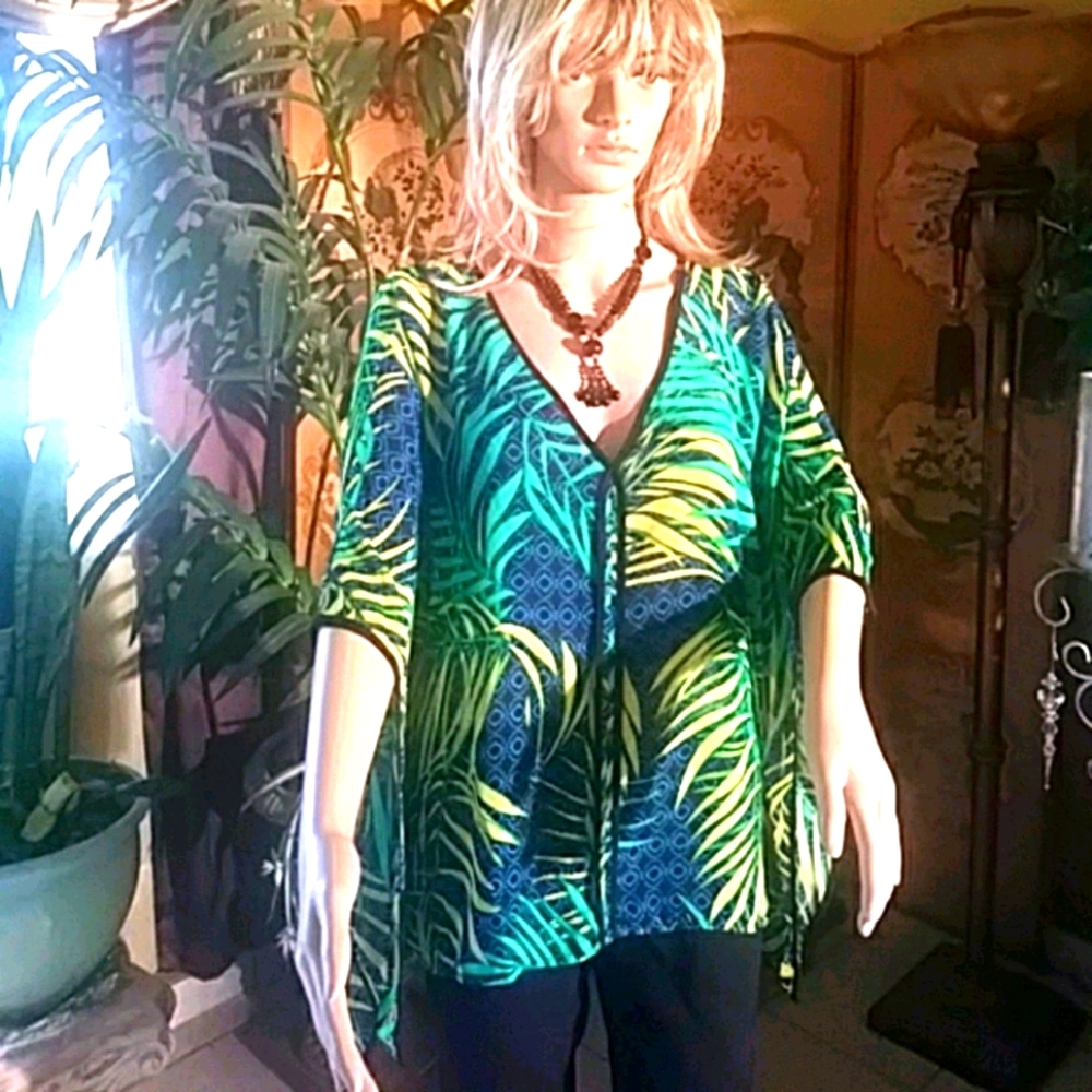 💥SALE 💥Poncho style blouse💥